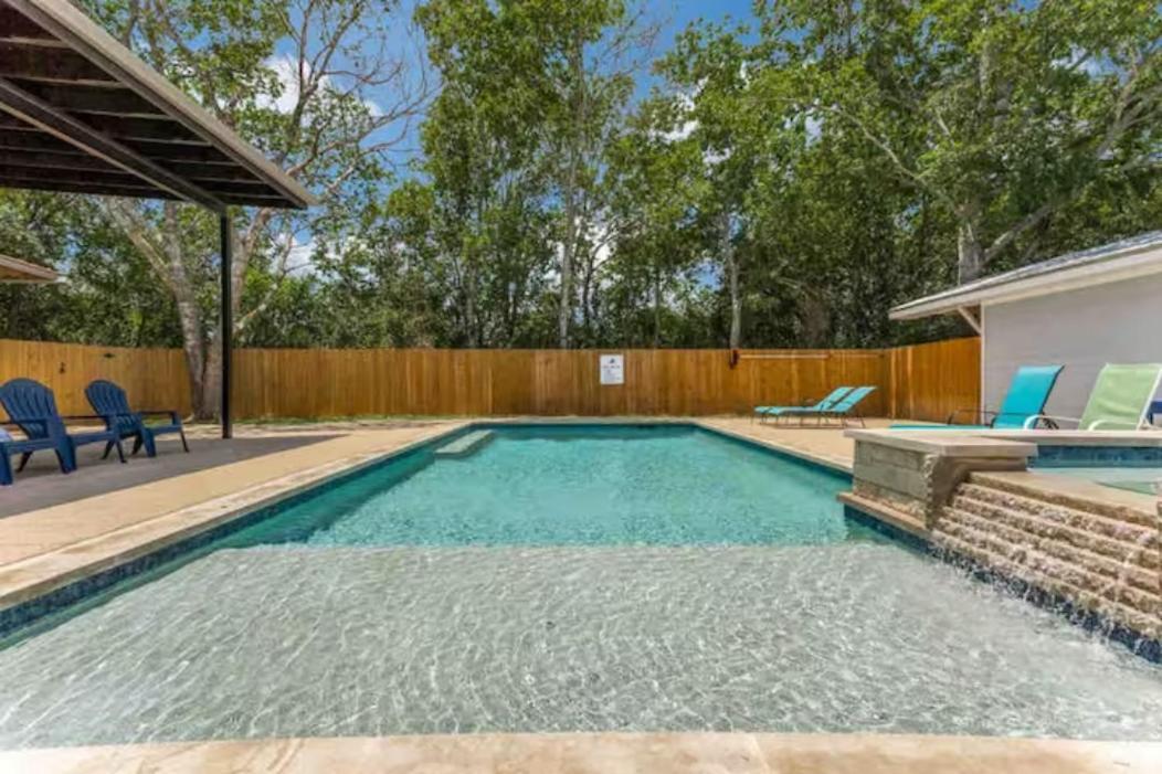 5 Bdrm Home On 2 Acres Mins To Wineries Private Heated Pool And Hot Tub Johnson City Exterior photo